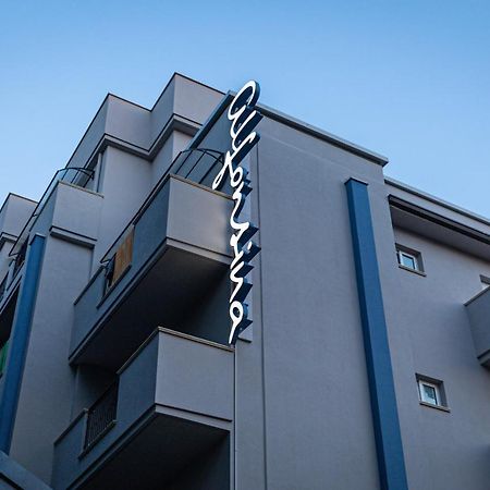 Hotel Alfonsina Riccione Bagian luar foto