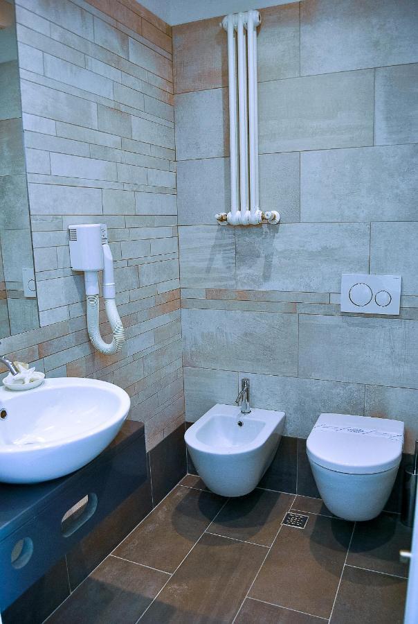 Hotel Alfonsina Riccione Bagian luar foto