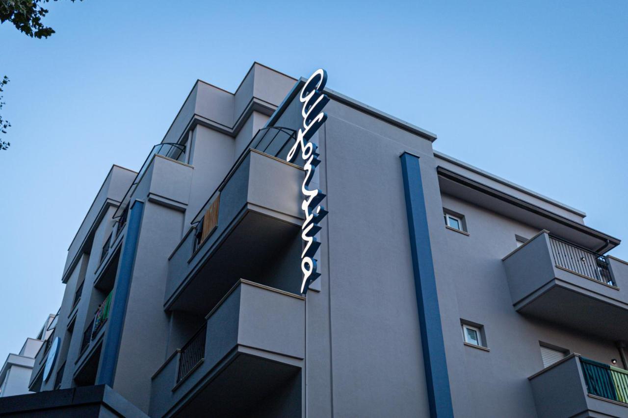 Hotel Alfonsina Riccione Bagian luar foto