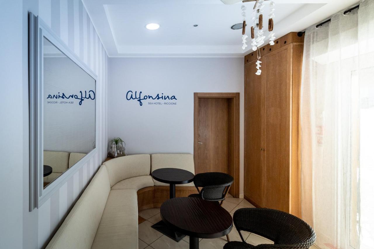 Hotel Alfonsina Riccione Bagian luar foto