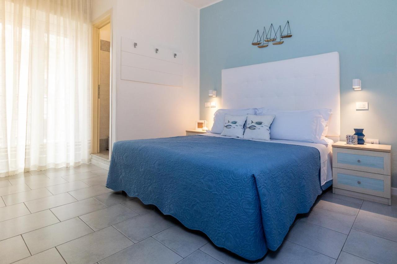 Hotel Alfonsina Riccione Bagian luar foto